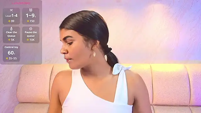 Snapshot of AlaiaMoretti_ chatting on March 21, 2026, 5:34 am AlaiaMoretti online show from March 21, 2026, 5:34 am