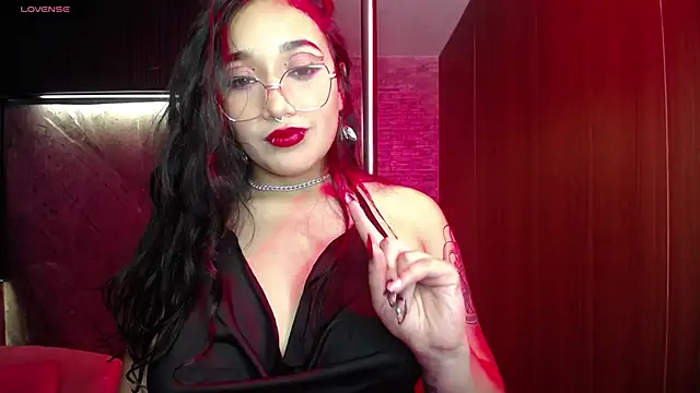 Aura cute  online show from March 22, 2026, 3:21 am