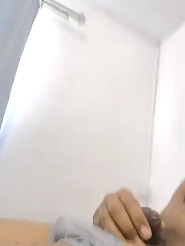 Snapshot of emperator13 chatting on April 10, 2026, 9:03 am emperator13 online show from April 10, 2026, 9:03 am