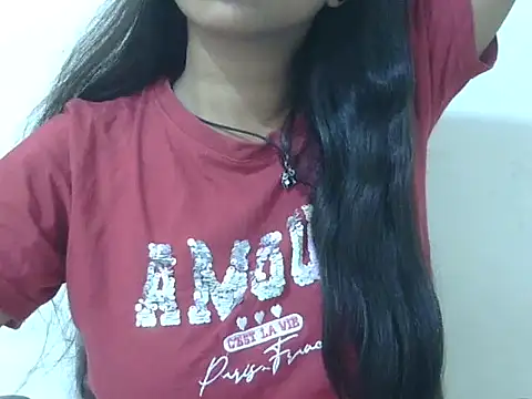 cute momo love online show from June 20, 2026, 6:16 am