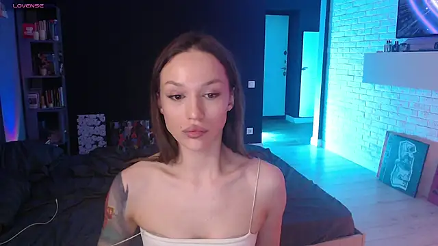 Jade Amore online show from May 6, 2026, 4:23 pm
