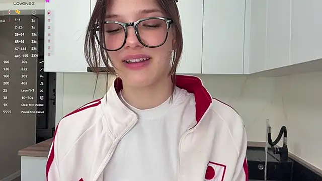 Carolini i online show from April 12, 2026, 2:00 pm