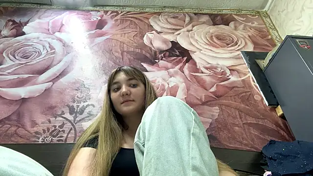 Snapshot of JanineThielman chatting on June 27, 2026, 6:40 am JanineThielman online show from June 27, 2026, 6:40 am