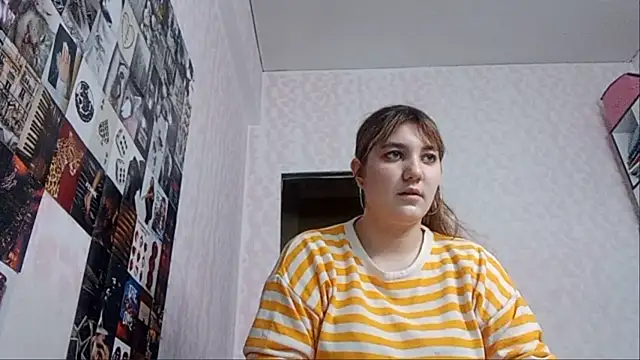 Snapshot of JanineThielman chatting on July 7, 2026, 9:24 am JanineThielman online show from July 7, 2026, 9:24 am