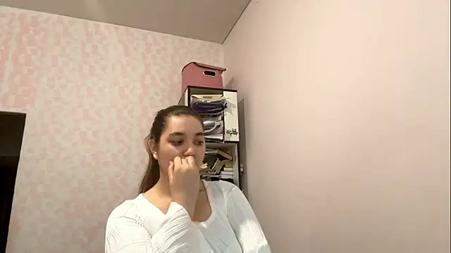 Snapshot of JanineThielman chatting on July 19, 2026, 6:17 am JanineThielman online show from July 19, 2026, 6:17 am