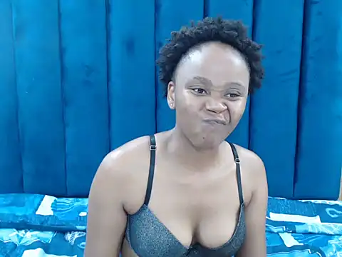 Snapshot of CreamyTea chatting on March 3, 2026, 6:03 pm CreamyTea online show from March 3, 2026, 6:03 pm