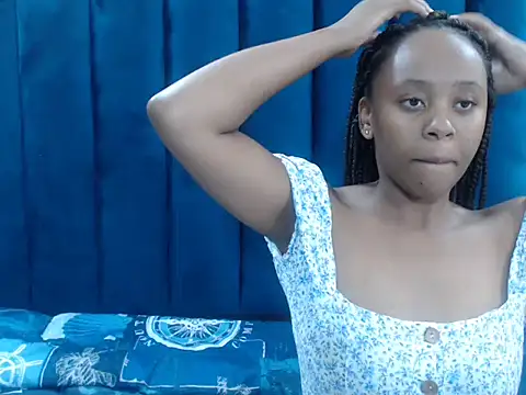 Snapshot of CreamyTea chatting on March 14, 2026, 5:35 am CreamyTea online show from March 14, 2026, 5:35 am