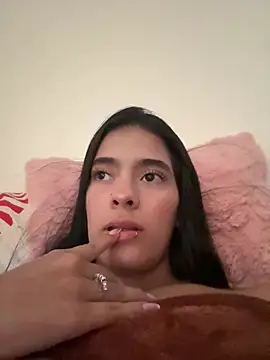 Snapshot of Isaa-queen chatting on May 14, 2026, 8:26 pm Isaa-queen online show from May 14, 2026, 8:26 pm