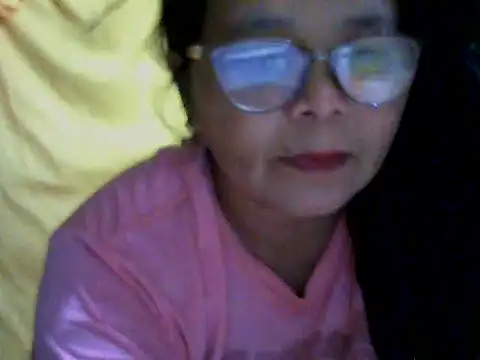 Flowerblossom123 online show from May 22, 2026, 4:01 pm