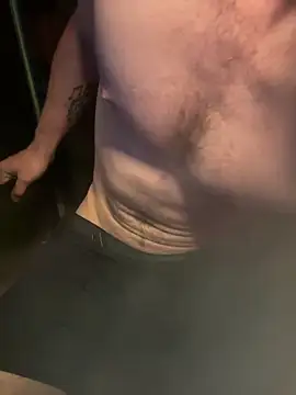 Aarondeweese27 online show from May 26, 2026, 5:14 am
