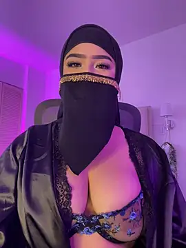 Snapshot of Yasmin_cute chatting on July 8, 2026, 7:40 pm Yasmin cute online show from July 8, 2026, 7:40 pm