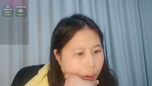 Hannah-33 online show from February 26, 2026, 7:07 am