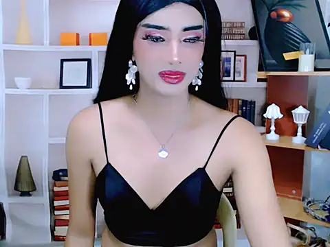 Snapshot of Queeny_Cassandra chatting on May 15, 2026, 6:09 am Queeny Cassandra online show from May 15, 2026, 6:09 am