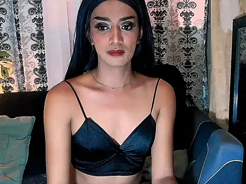 Snapshot of Queeny_Cassandra chatting on June 10, 2026, 11:57 pm Queeny Cassandra online show from June 10, 2026, 11:57 pm
