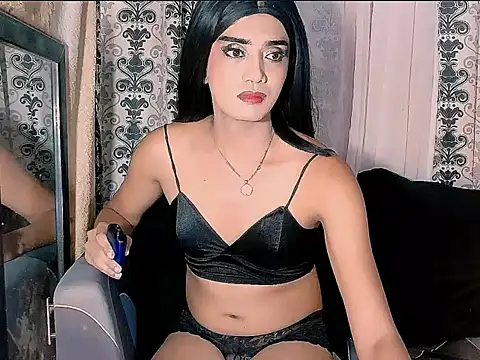 Snapshot of Queeny_Cassandra chatting on June 14, 2026, 4:14 am Queeny Cassandra online show from June 14, 2026, 4:14 am