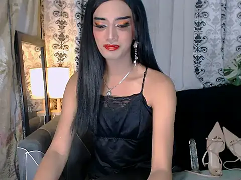 Snapshot of Queeny_Cassandra chatting on July 22, 2026, 12:02 am Queeny Cassandra online show from July 22, 2026, 12:02 am
