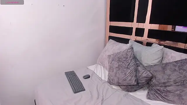 ursafrost online show from March 25, 2026, 4:07 am