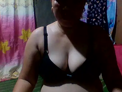 Snapshot of sweet_lhyn chatting on June 20, 2026, 10:29 am sweet lhyn online show from June 20, 2026, 10:29 am