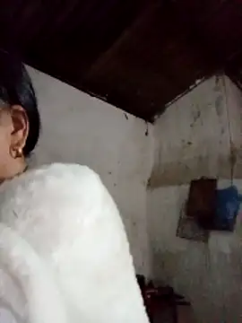 heesuu11 online show from April 3, 2026, 12:36 pm