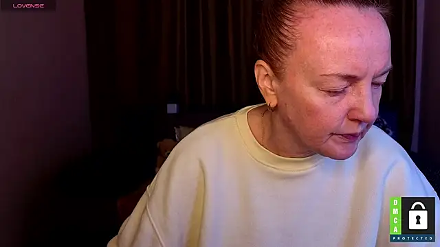 Snapshot of Bella_soulmate chatting on April 17, 2026, 11:24 am Bella soulmate online show from April 17, 2026, 11:24 am