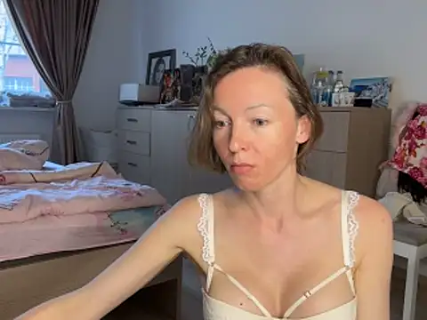 Snapshot of angelicfenix chatting on April 5, 2026, 12:46 pm angelicfenix online show from April 5, 2026, 12:46 pm