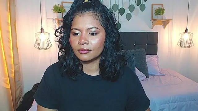 Snapshot of Emma_hassani chatting on March 3, 2026, 2:34 pm Emma hassani online show from March 3, 2026, 2:34 pm