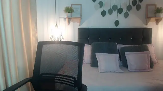 Snapshot of Emma_hassani chatting on March 30, 2026, 2:07 pm Emma hassani online show from March 30, 2026, 2:07 pm