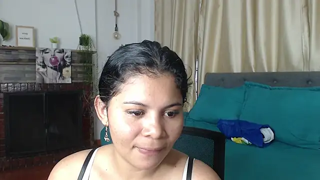 Emma hassani online show from May 19, 2026, 6:58 pm