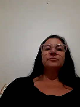 Camilegaucha online show from May 2, 2026, 1:10 am