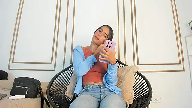 emily gaviria1 online show from May 3, 2026, 12:11 pm