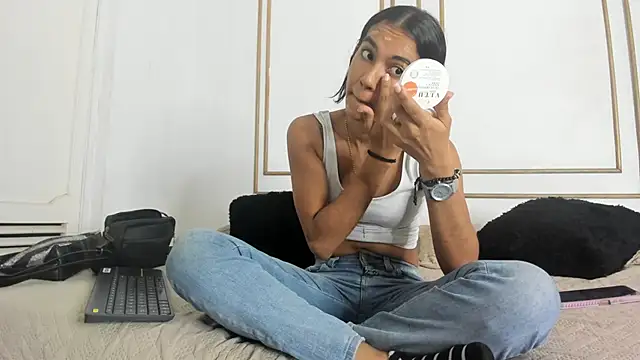 emily gaviria1 online show from May 29, 2026, 1:09 pm