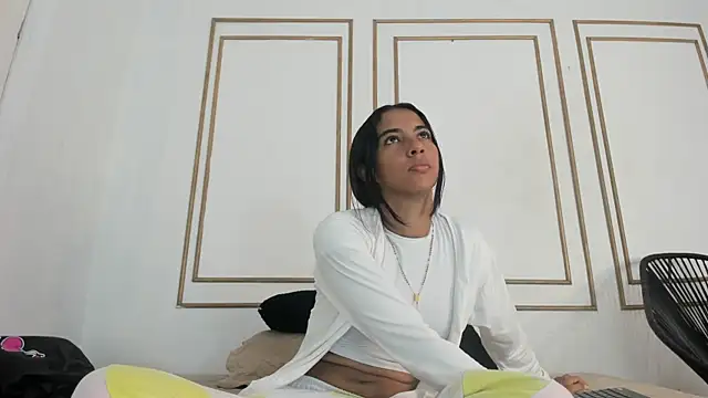 emily gaviria1 online show from May 31, 2026, 12:34 pm