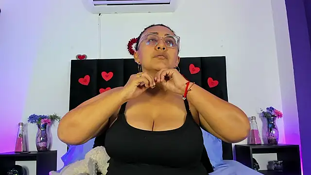 Snapshot of scarlet__ray_ chatting on February 28, 2026, 11:55 am scarlet ray online show from February 28, 2026, 11:55 am