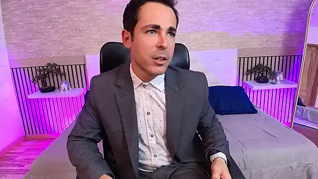 Adams Sanz online show from June 4, 2026, 8:04 pm