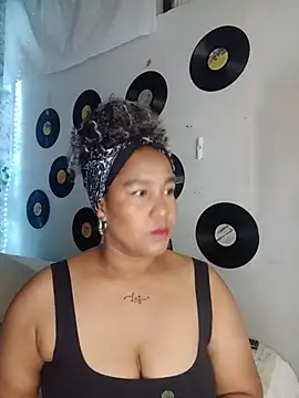 Snapshot of medusafox_ chatting on April 20, 2026, 4:04 am medusafox online show from April 20, 2026, 4:04 am