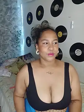 Snapshot of medusafox_ chatting on May 17, 2026, 4:32 am medusafox online show from May 17, 2026, 4:32 am