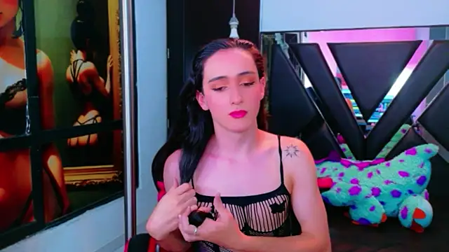 Snapshot of Ivony_Giselle chatting on April 5, 2026, 8:17 pm Ivony Giselle online show from April 5, 2026, 8:17 pm