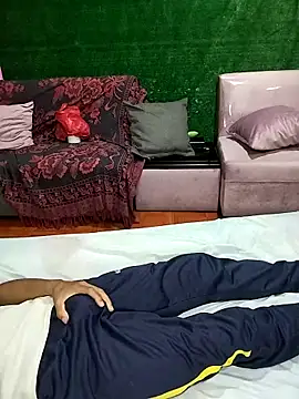 MaskedLatinaX online show from April 10, 2026, 5:39 pm