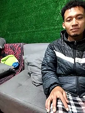 MaskedLatinaX online show from April 23, 2026, 4:03 am