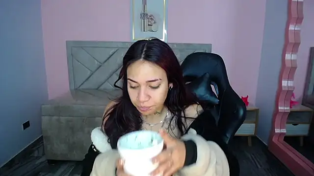 Snapshot of Andrea_ch01 chatting on April 8, 2026, 12:38 pm Andrea ch01 online show from April 8, 2026, 12:38 pm