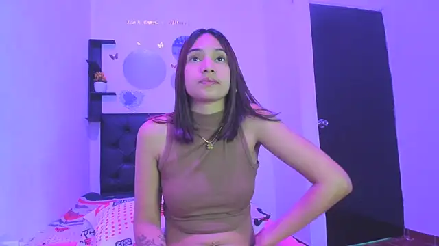 Snapshot of sapphire_brown20 chatting on April 7, 2026, 12:33 am sapphire brown20 online show from April 7, 2026, 12:33 am