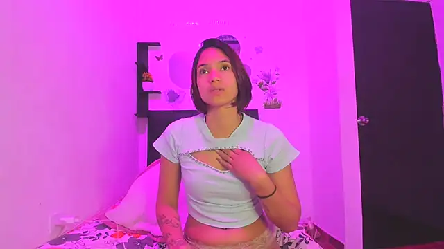 Snapshot of sapphire_brown20 chatting on April 20, 2026, 12:24 am sapphire brown20 online show from April 20, 2026, 12:24 am
