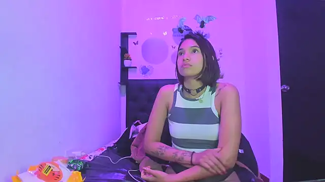 Snapshot of sapphire_brown20 chatting on April 30, 2026, 12:06 am sapphire brown20 online show from April 30, 2026, 12:06 am