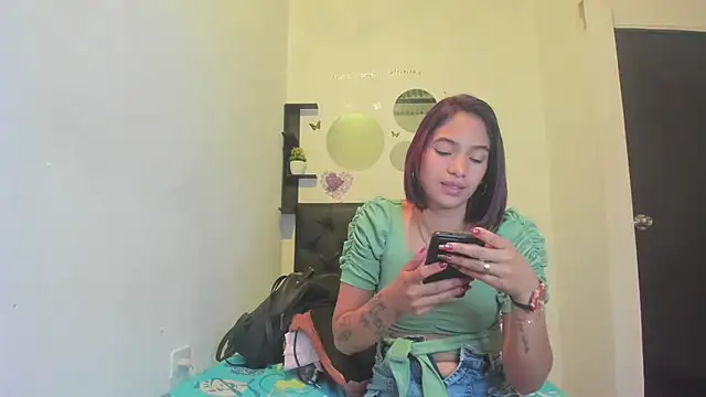 Snapshot of sapphire_brown20 chatting on May 16, 2026, 10:41 pm sapphire brown20 online show from May 16, 2026, 10:41 pm
