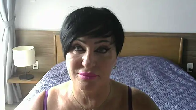 Snapshot of Kleotempt chatting on July 9, 2026, 8:29 am Kleotempt online show from July 9, 2026, 8:29 am
