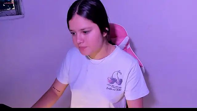 Snapshot of trianna_sweet chatting on March 12, 2026, 12:11 pm trianna sweet online show from March 12, 2026, 12:11 pm