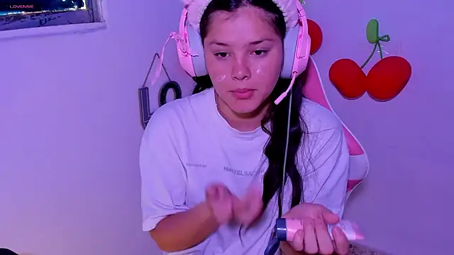 Snapshot of trianna_sweet chatting on April 8, 2026, 3:12 pm trianna sweet online show from April 8, 2026, 3:12 pm