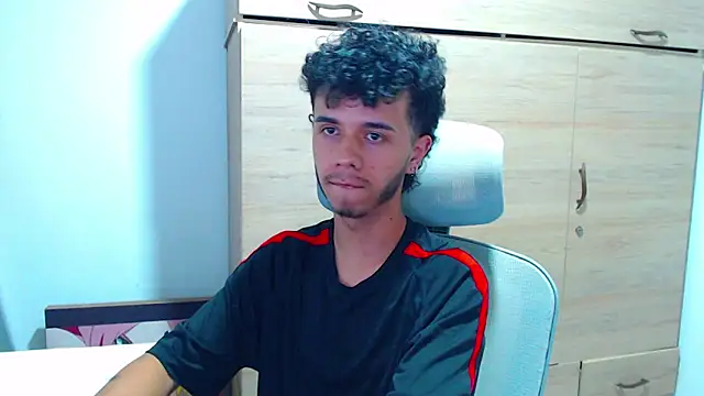 axeldarkk online show from February 23, 2026, 11:24 pm