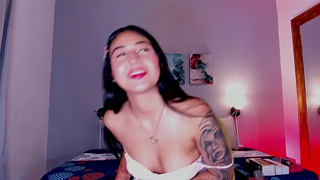 KimTaylorW online show from April 29, 2026, 12:37 am