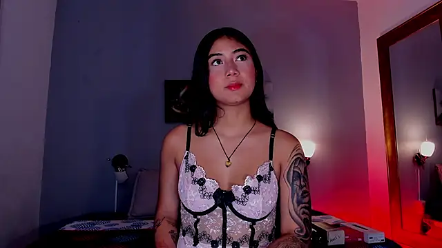 KimTaylorW online show from April 30, 2026, 1:45 am
